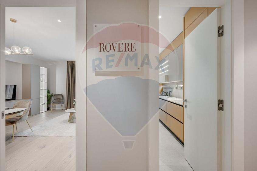 Apartament cu 3 camere decomandat în Aviației