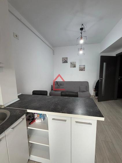 Apartament cu 2 camere semidecomandat în Filiași