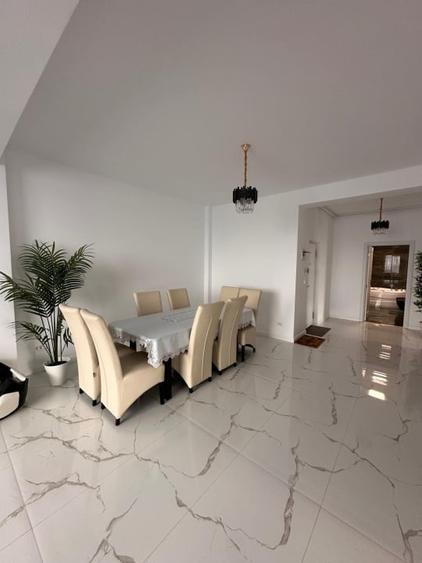 Apartament cu 3 camere decomandat, mobilat în Exterior Sud