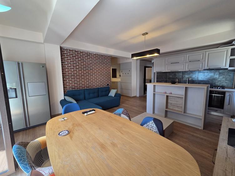 Apartament cu 2 camere semidecomandat, mobilat în Tomis Plus