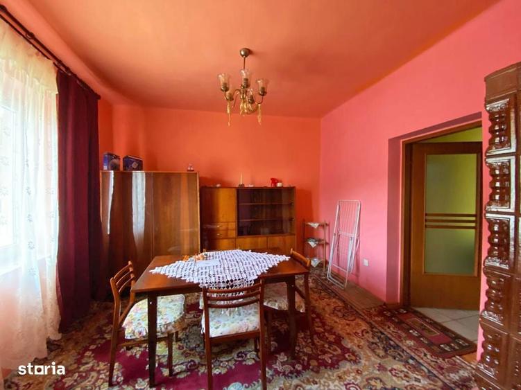 Casă cu 4 camere cu Teren 1230 Mp în Biharia