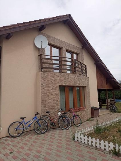 Casă cu 4 camere în Păulești