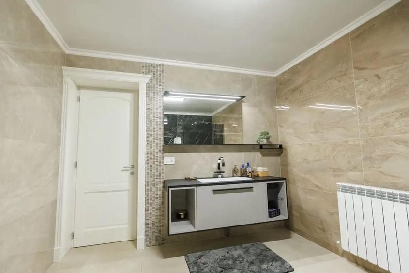 Casă cu 4 camere în Central