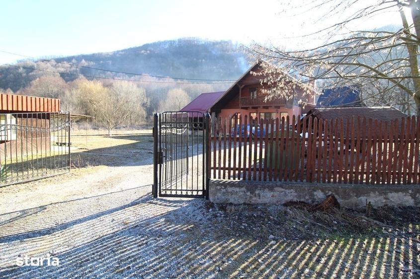 Casă cu 5 camere cu Teren 8610 Mp în Pestișu Mic
