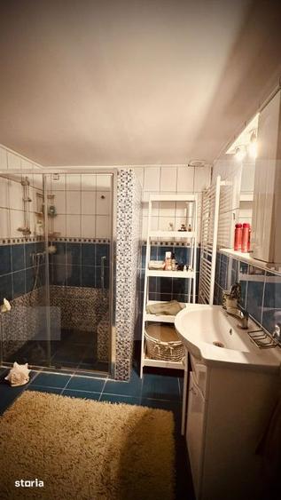 Casă cu 5 camere cu Teren 1000 Mp în Central