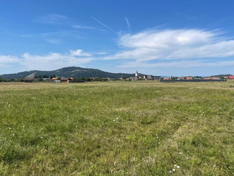 Teren Construcții intravilan de 1000 mp, în Hărman