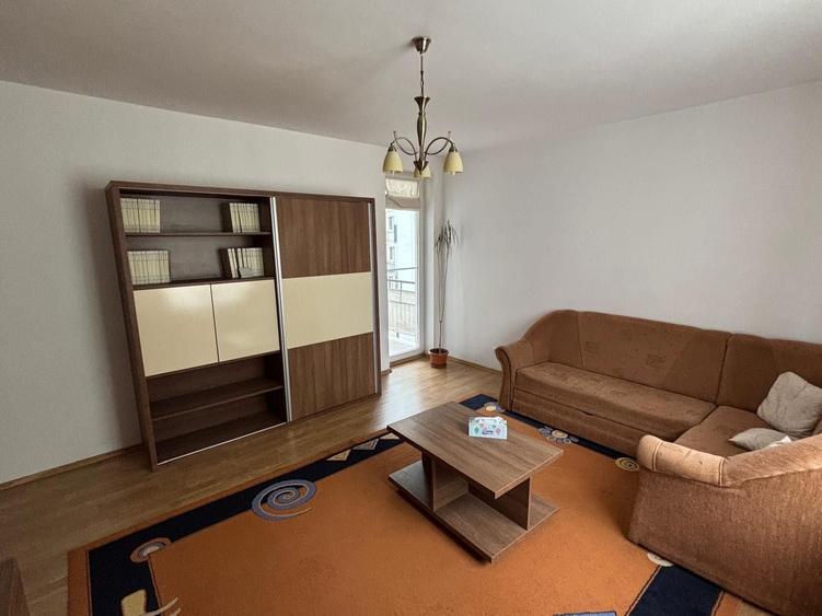 Casă cu 2 camere decomandat în Turnișor