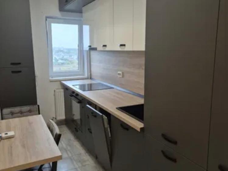 Apartament cu 2 camere decomandat în Sisești