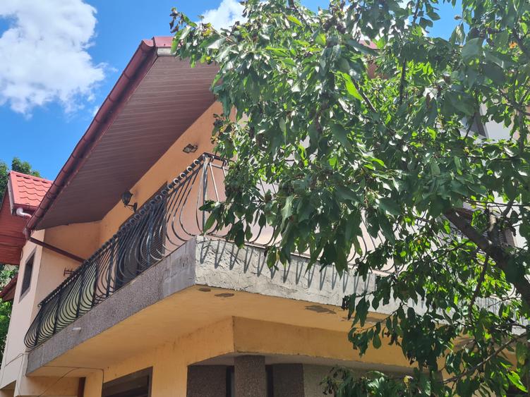 Duplex cu 5 camere cu Canalizare în Militari