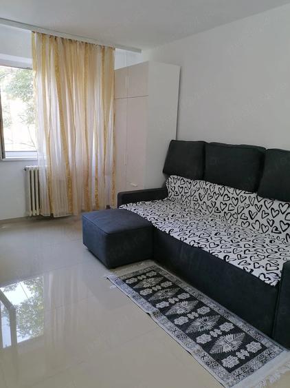 Apartament cu 3 camere decomandat în P-ța Doina