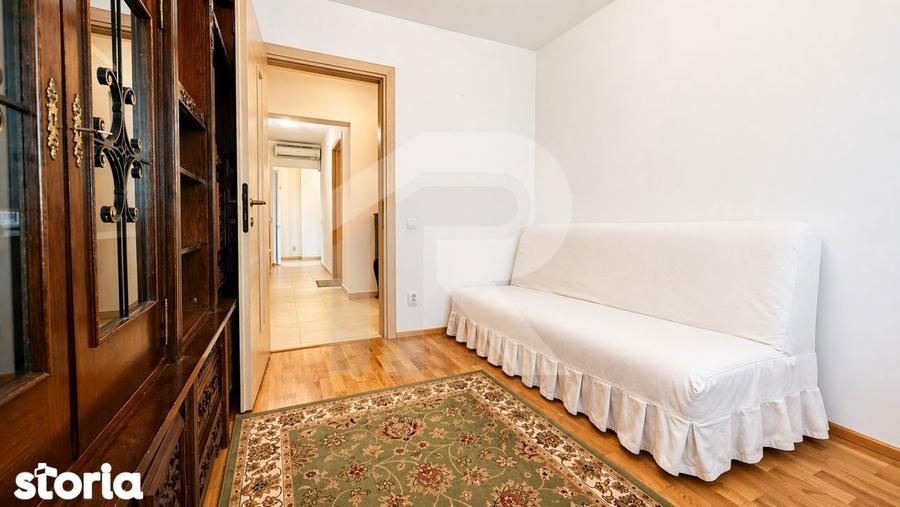 Apartament cu 3 camere, mobilat în Tei