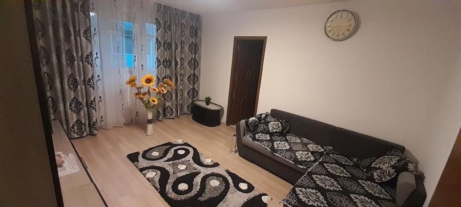 Apartament cu 2 camere decomandat în Malu Roșu
