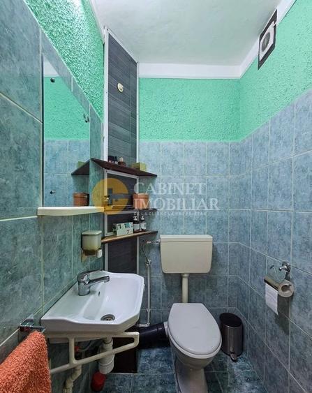 Apartament cu 3 camere decomandat, mobilat în Alexandru cel Bun