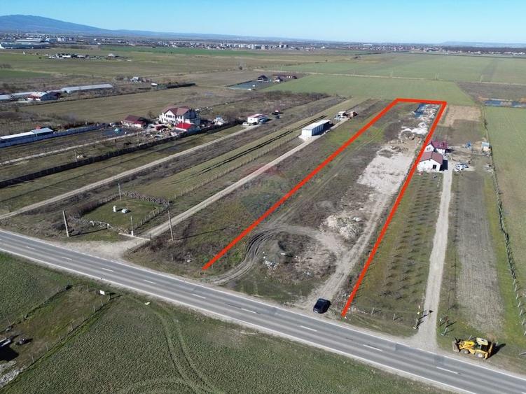 Teren agricol extravilan de 10128 mp, în Est
