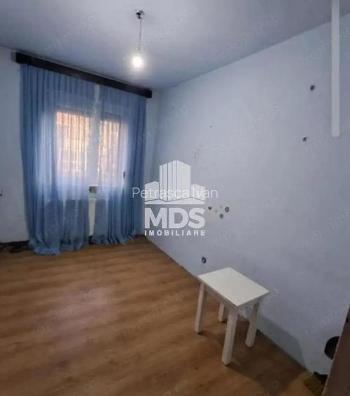 Apartament cu 4 camere cu centrala propie etajul 3 Apartament cu 4 camere cu centrala propie etajul 3