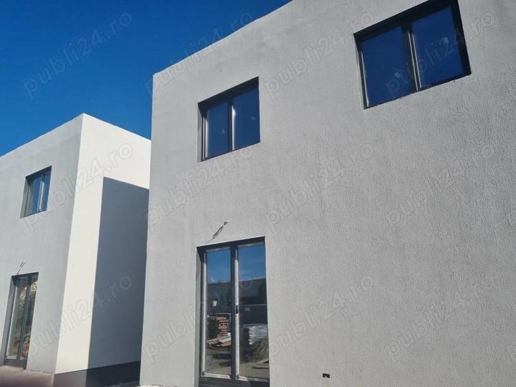 Duplex cu Perete Dublu, Proiect Modern - 2