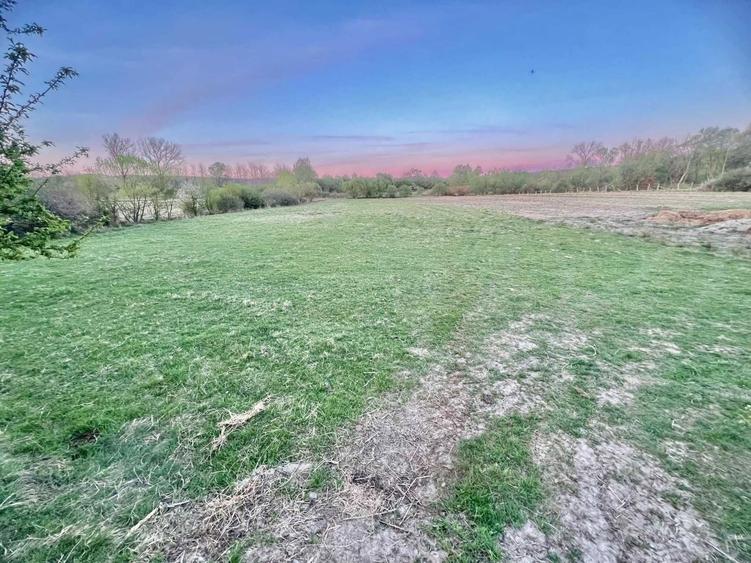 Vand teren extravilan aproape de satul Ezeris - 1