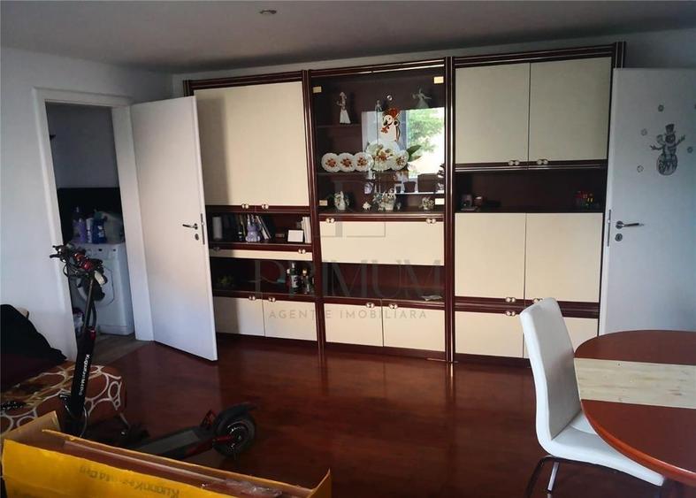Apartament cu 3 camere semidecomandat în Șagului
