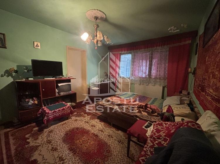Apartament cu 2 camere semidecomandat în Spitalul Județean Apartament cu 2 camere semidecomandat în Spitalul Județean