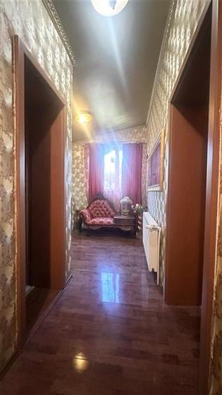 Casă individuală cu 7 camere cu Teren 660 Mp în Lazu