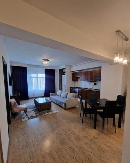 Apartament cu 2 camere semidecomandat, mobilat în P-ța Alba Iulia
