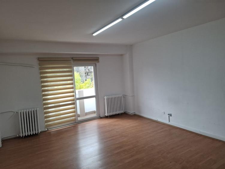 Apartament cu 3 camere de inchiriat in zona Piata Alba Iulia - Burebista - 1