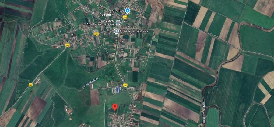 Teren 4.650 mp, intravilan, cu front de 42 ml. - 1