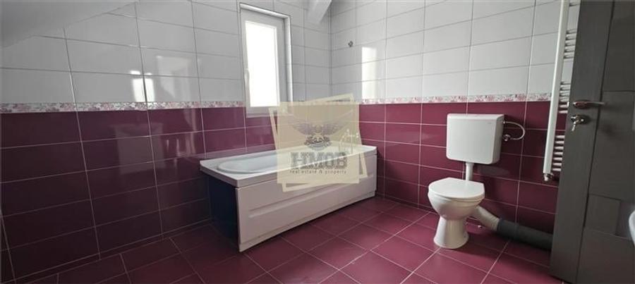 Apartament la mansarda 3 camere  zona Calea Cisnadiei - 4