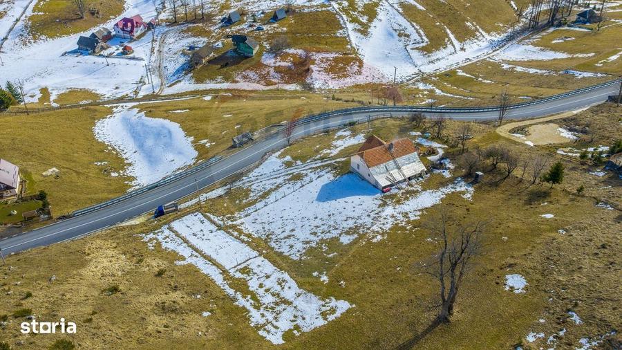 Teren intravilan CU PRIVELISTE DE POVESTE- Fundata- Romania - 5