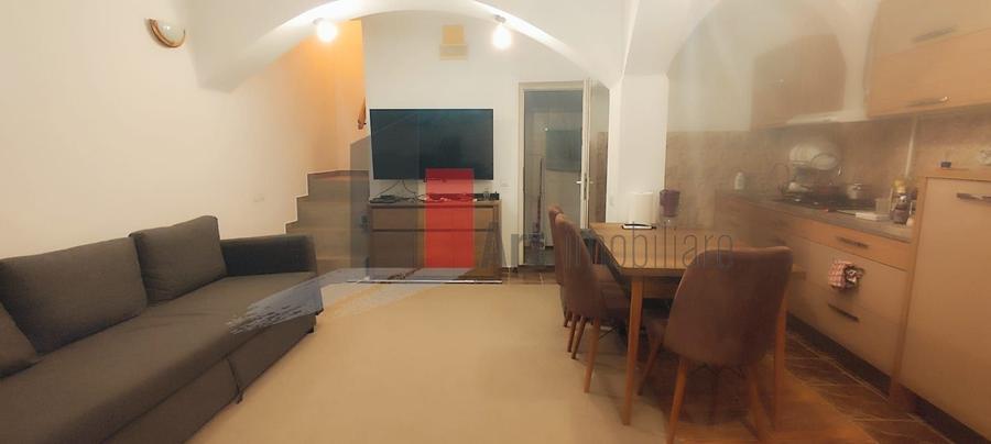 Piata Rosetti, casa Yeni, constructie 2002, finisata complet - 17