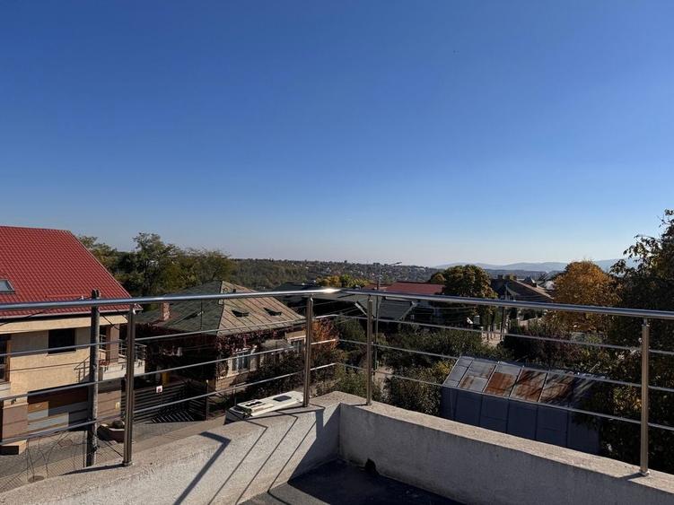 Casă cu 3 camere în Albești