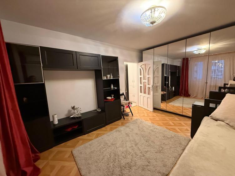 Piata Victoriei,loc de parcare Adp,decomandat,5 min metrou - 5