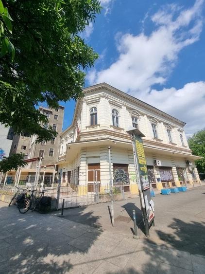 Casa lui Nicolae Dinischiotu - 60 camere - Imobil Istoric - 1