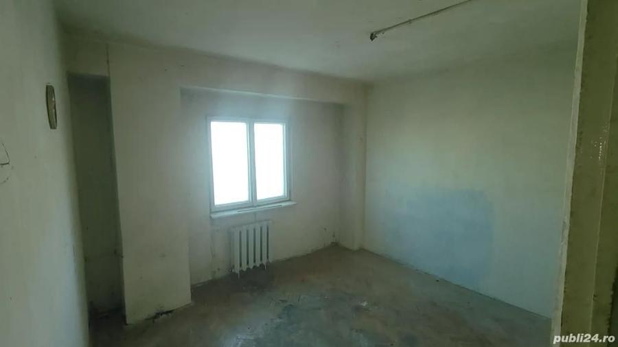 vand apartament 2 camere, decomandat, bucatarie mare, balcon mare, acoperis - 3