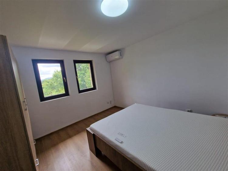 Casă individuală cu 3 camere cu Canalizare în Central