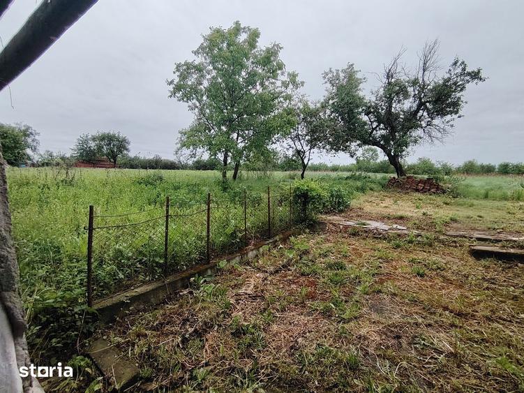 Casa de vanzare cu 3 camere in localitatea Cuied cu 2805 mp - 1