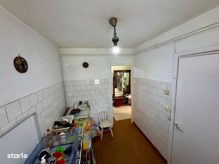 Apartament cu 2 camere semidecomandat în Podu Roș