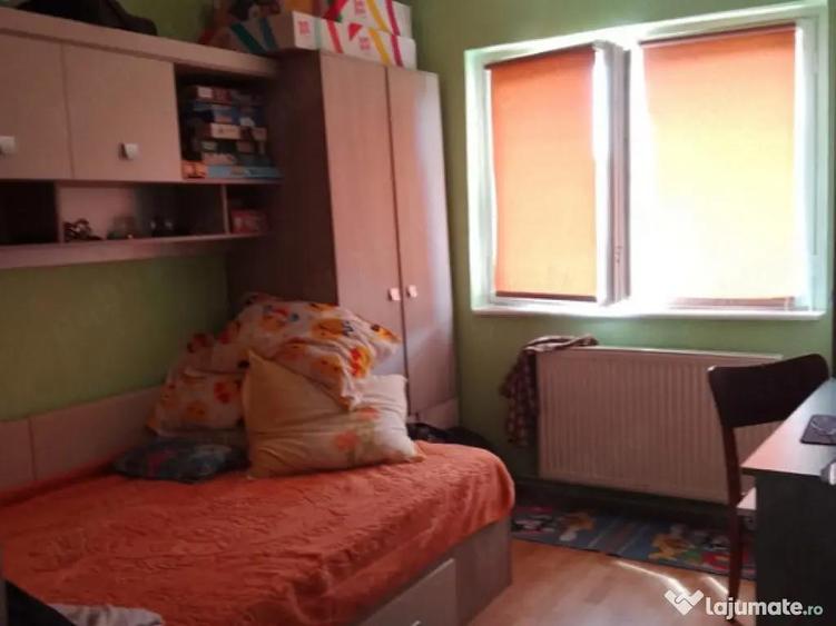 Apartament cu 4 camere, decomandat - zona Gemenii - 1