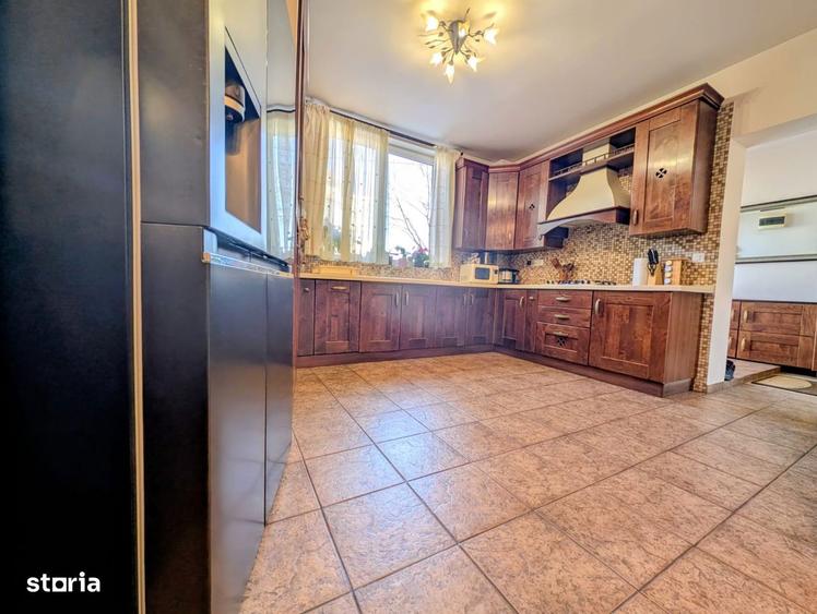 Vila superba 2003,300mpu,6 cam,teren 400mp,colt,renovata,mediteranean - 11