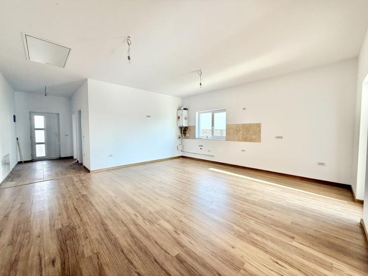 Duplex cu 3 camere - Cartier Asfaltat - Mosnita - 3