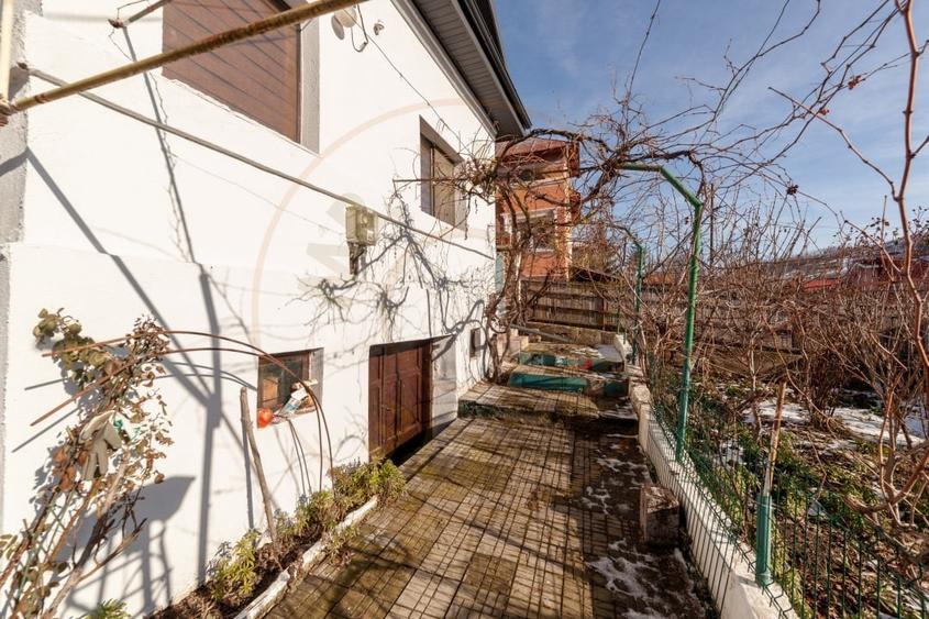 Casa Ștefanesti – 1 km de Primarie | Curte mare, zona linistita - 9