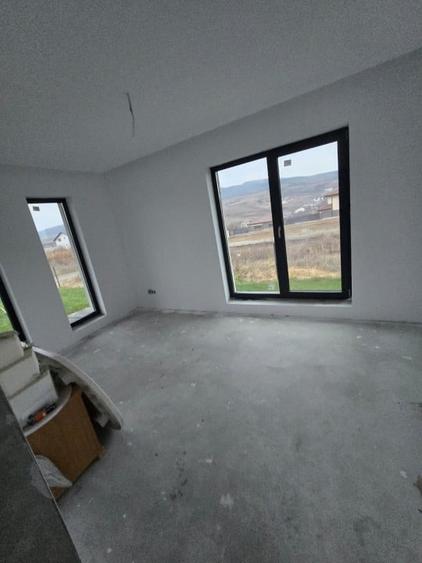 Casa individuala 5 camere, 230mp, garaj, terasa, teren 716mp, in Chinteni - 5