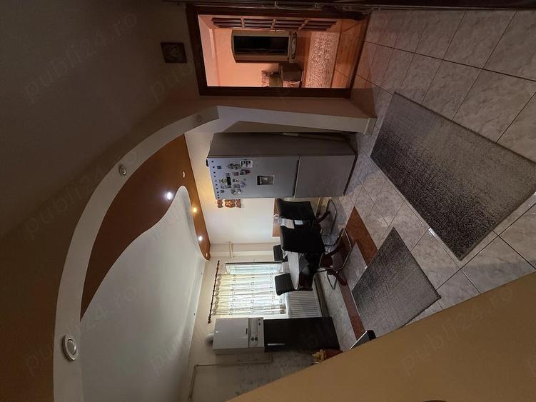 Apartament cu 3 camere semidecomandat în Central
