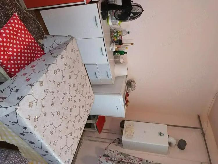 Apartament 3 camere decomandat - 1