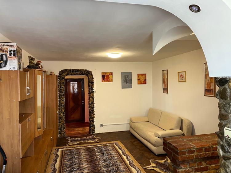 Inchiriez garsoniera zona Dunarea,str Crisan,blocul de la posta!Garsoniera recent renovata,mobilata,utilata ,pret 200 euro plus garantie 200! - 3