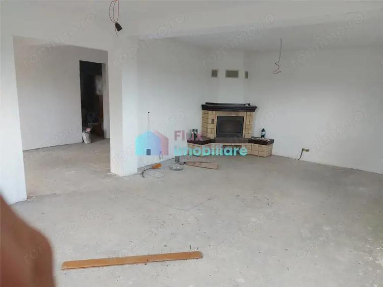 Casa cu 8450 mp teren in Solca - 12