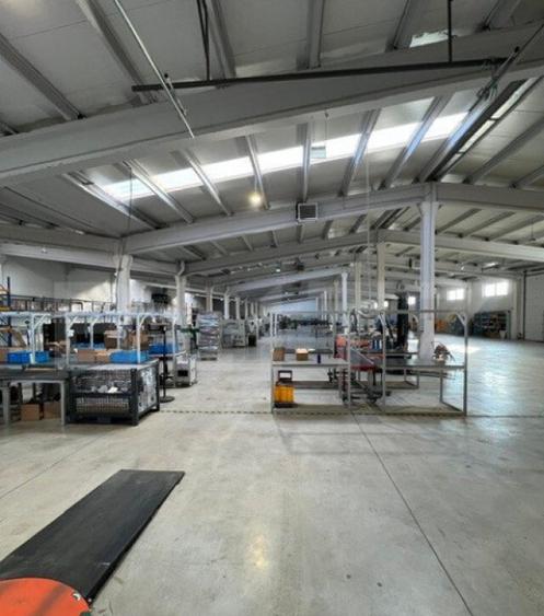 Hala cu acces facil, 2 incaperi, 2500 mp, zona Bulevardul Mu - 16