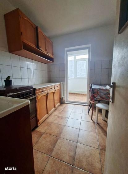 Ap 3 camere decomandate, etaj 3, str Soveja, aproape de Bdul Tomis - 8