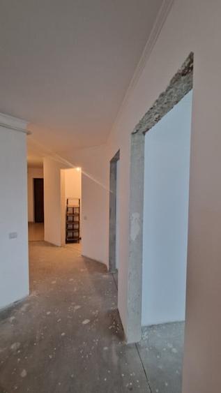 Apartament cu 3 camere, 70mp utili, parcare sub, Dambul R - 14