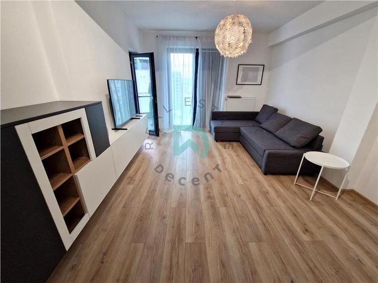 Apartament cu 2 camere decomandat, mobilat în Tractorul
